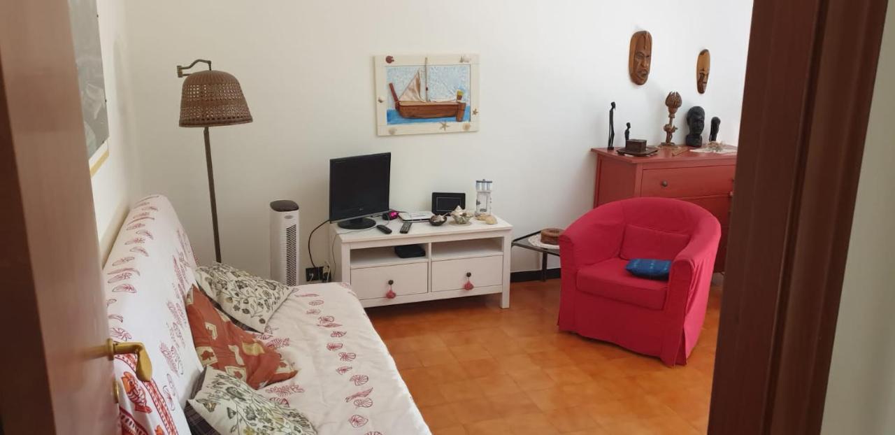 Апартаменты Piccolo Attico Sul Mare Монелья Экстерьер фото
