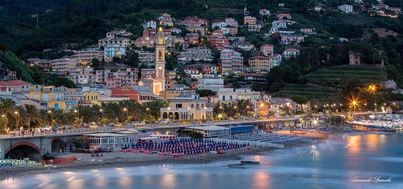 Апартаменты Piccolo Attico Sul Mare Монелья Экстерьер фото